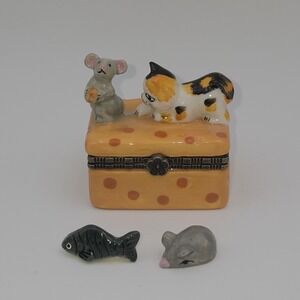 Vintage Miniature Porcelain Cat & Mouse Trinket Box w/ Fish & Mouse Trinkets